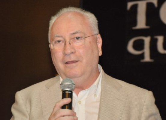 Haşotti: Senatul legiferează doar patru ore pe săptămână, sunt multe adoptări tacite